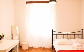 Cozy Studio Apartments In City Centar Stosija